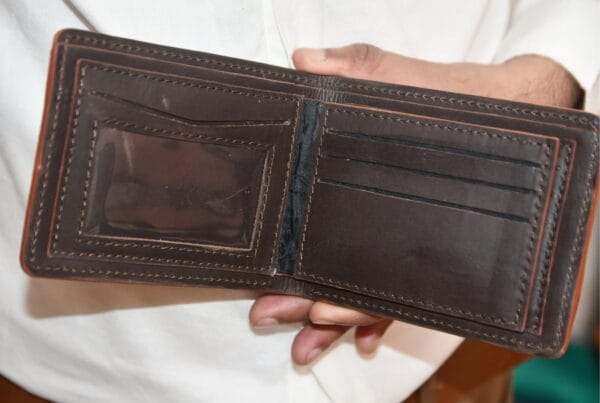Antique-Inspired Wallet – For Discerning Shoppers antique-style wallet for collectors