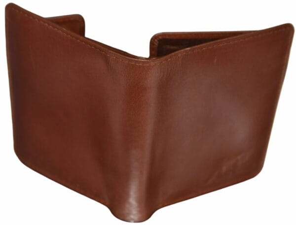 Slim Zippered Wallet for Men – Functional Card Holder Slim men's zippered wallet designed for practical use