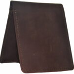 Minimalist wallet designed for everyday use, perfect for reducing pocket bulk