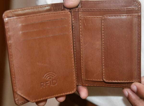Zippered Card Holder Wallet for Men – Secure Organization Men's zippered card holder and wallet for easy storage